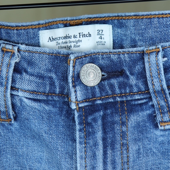 ABERCROMBIE & FITCH The Ankle Straight Ultra High Rise Distressed Jeans Size 27 - Picture 4 of 4